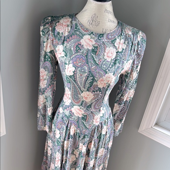 Vintage Betsy’s Things rayon floral paisley prairie cottage long midi Small